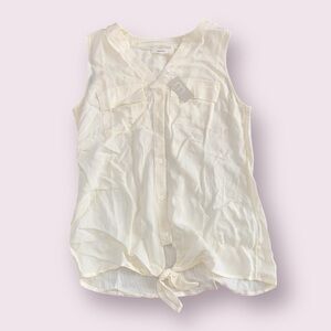 Maurice’s cream color business casual tie top size xs